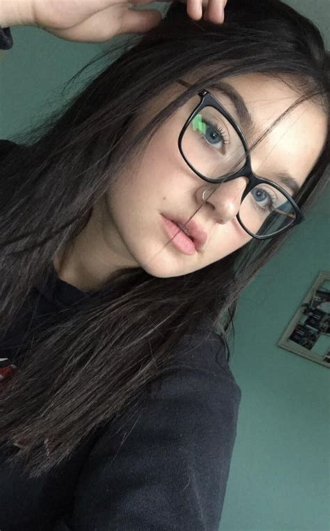 r girlswithglasses|96,000+ Girl With Glasses Pictures .